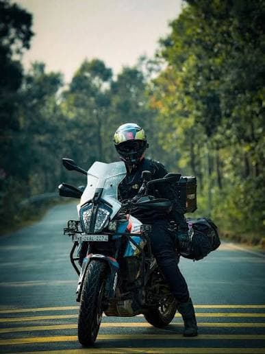 Rider on the road with Nexus gear